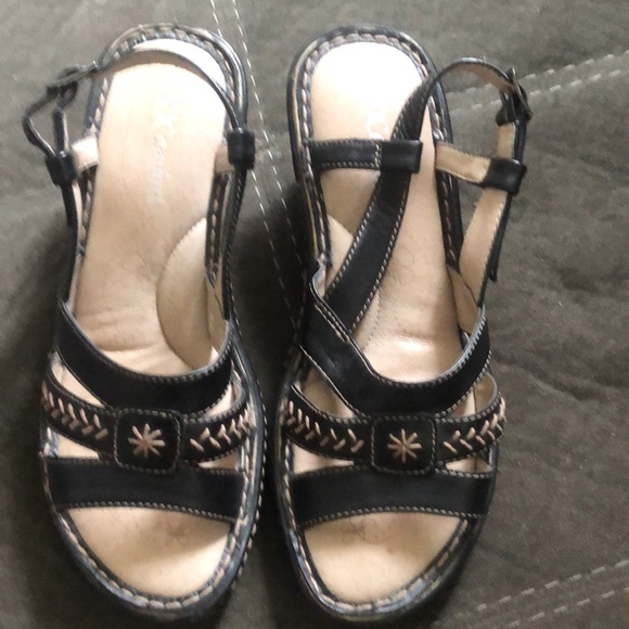 Woman’s high heel shoes and boots like brand new and sandals - Picture 3 of 4